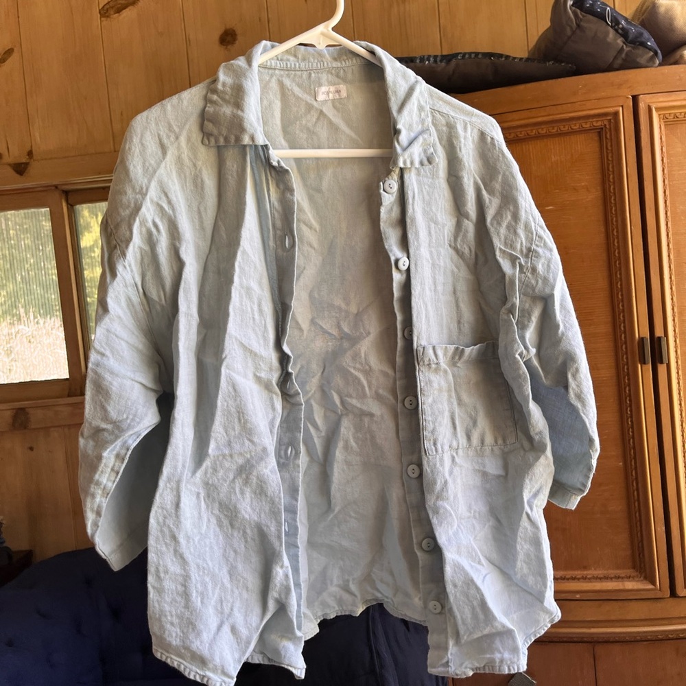 Airy Linen Light Blue Button-Up Shirt